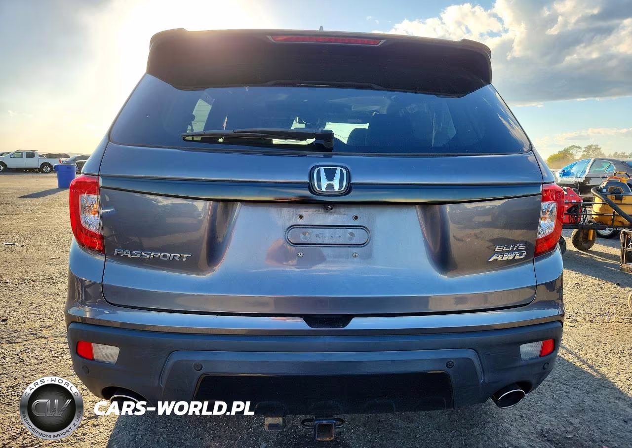 2019 Honda Passport Elite VIN:5FNYF8H08KB015726 - 6