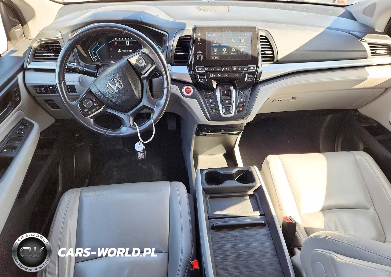 2018 Honda Odyssey Touring VIN:5FNRL6H86JB001541 - 8