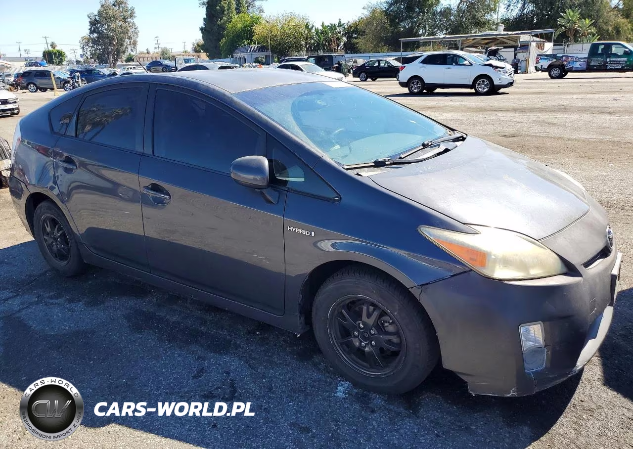 2011 Toyota Prius Two VIN:JTDKN3DU5B1370043 - 4
