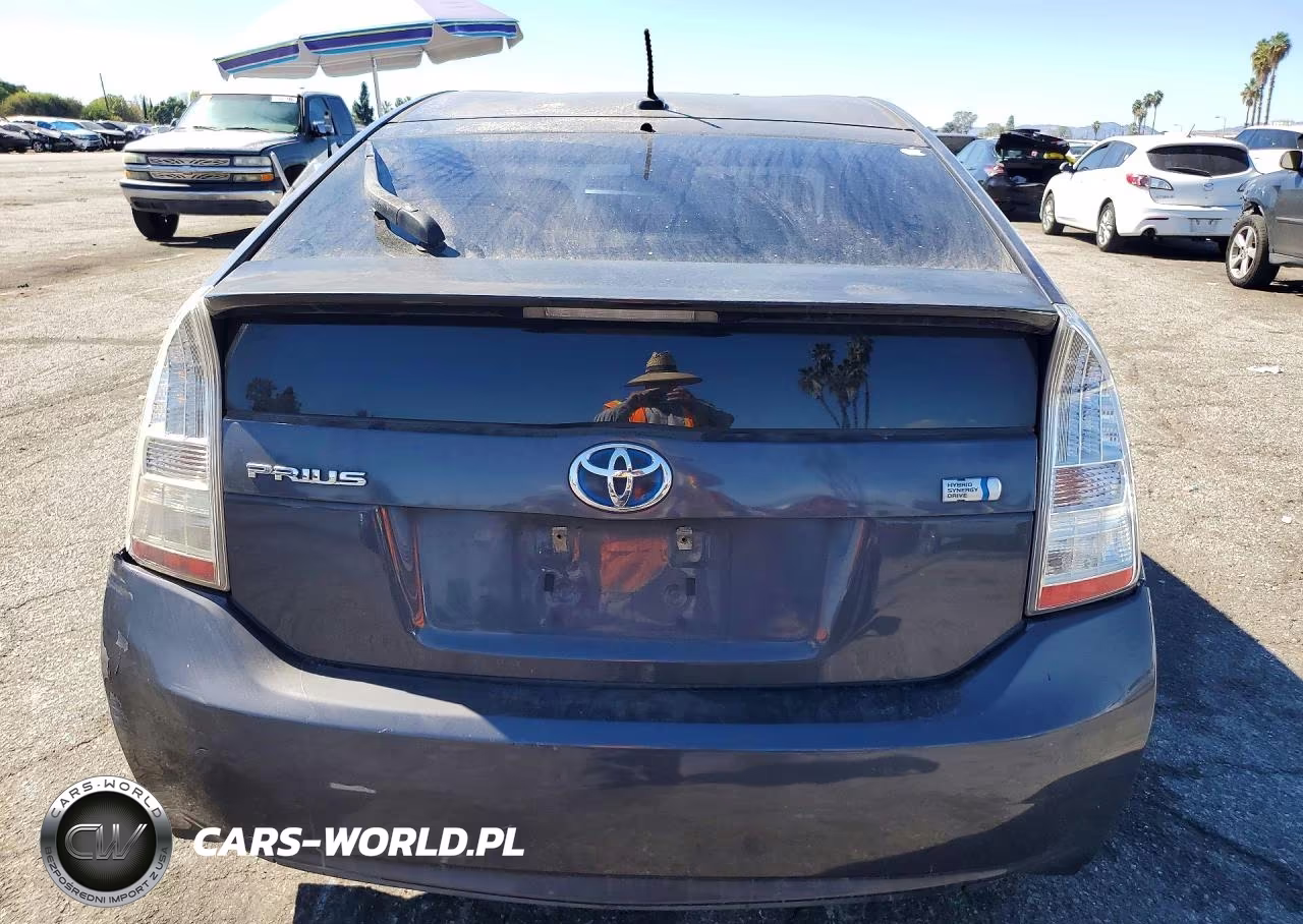 2011 Toyota Prius Two VIN:JTDKN3DU5B1370043 - 6
