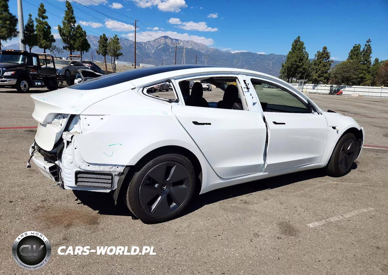 2023 Tesla Model 3 VIN:5YJ3E1EA0PF579802 - 3