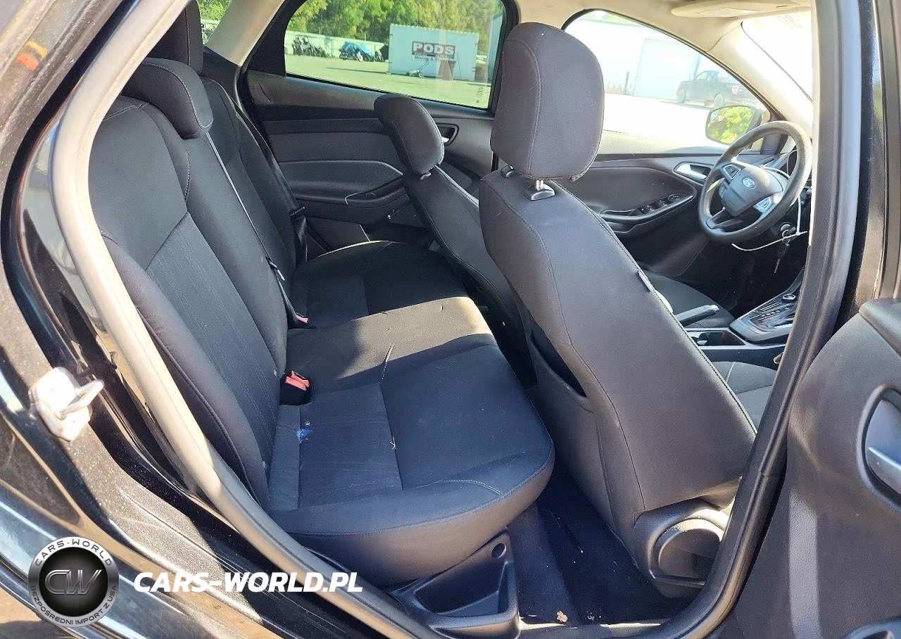 2015 Ford Focus Se VIN:1FADP3F28FL262191 - 10