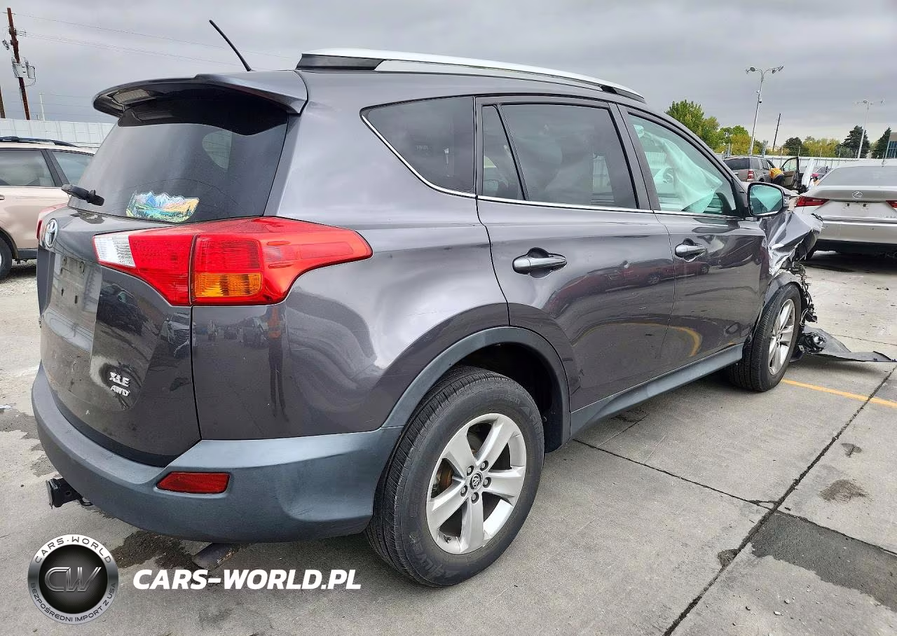2015 Toyota Rav4 Xle VIN:2T3RFREVXFW307582 - 3
