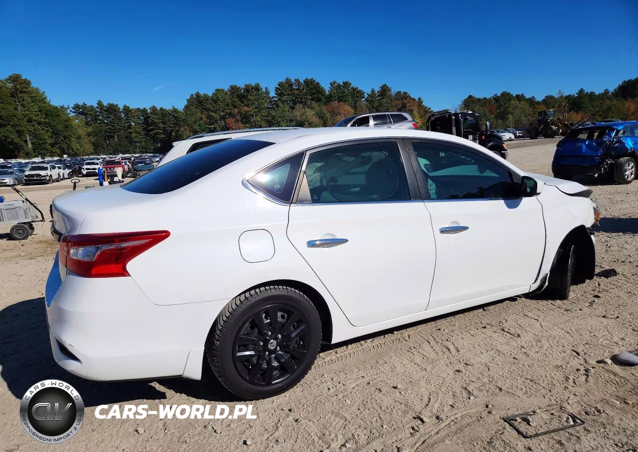 2017 Nissan Sentra S VIN:3N1AB7AP2HY352424 - 3