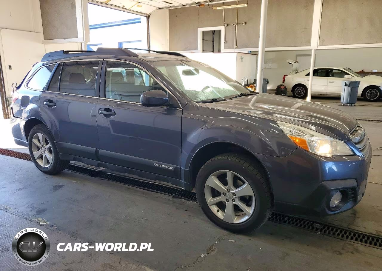 2014 Subaru Outback 2.5I Premium VIN:4S4BRBEC2E3239497 - 4