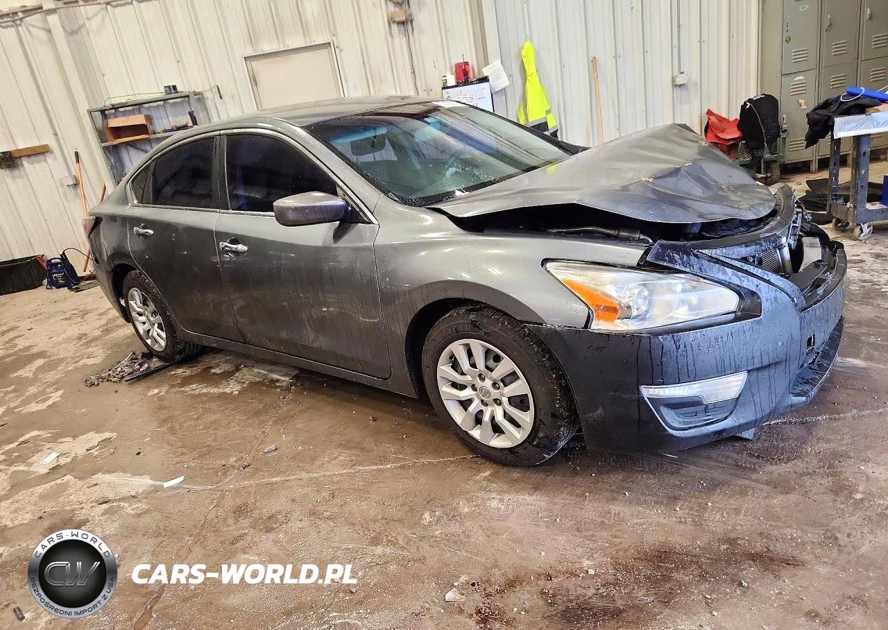 2015 Nissan Altima 2.5 S VIN:1N4AL3AP8FN885610 - 4