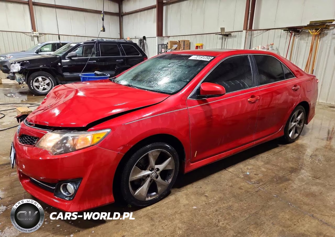 2014 Toyota Camry Se Sport – zdjęcie 1 z 12
