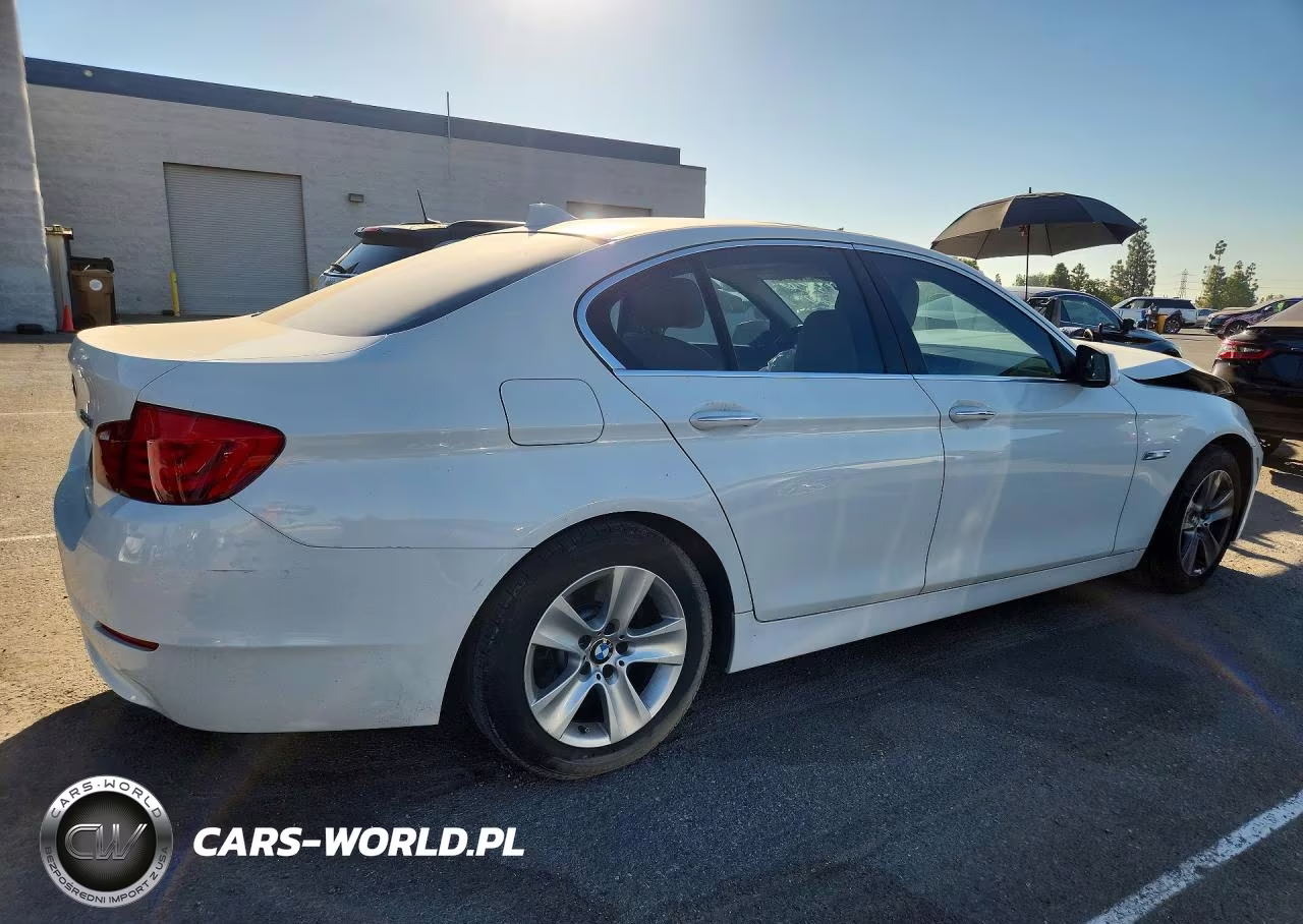 2013 BMW 528 I VIN:WBAXG5C55DDY32038 - 3