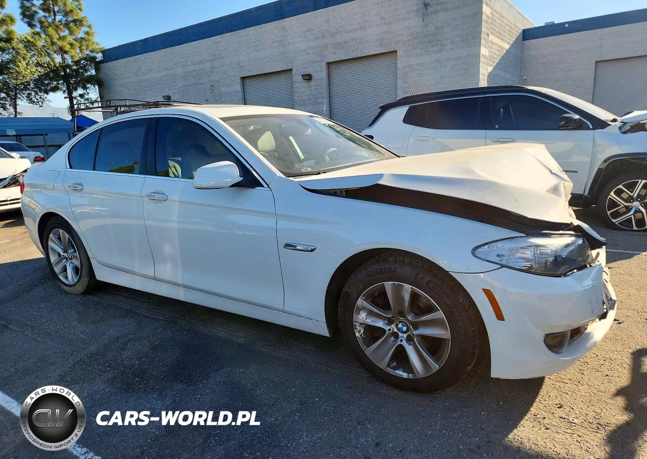 2013 BMW 528 I VIN:WBAXG5C55DDY32038 - 4