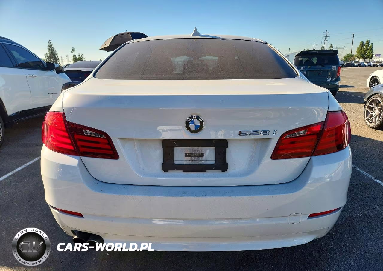 2013 BMW 528 I VIN:WBAXG5C55DDY32038 - 6