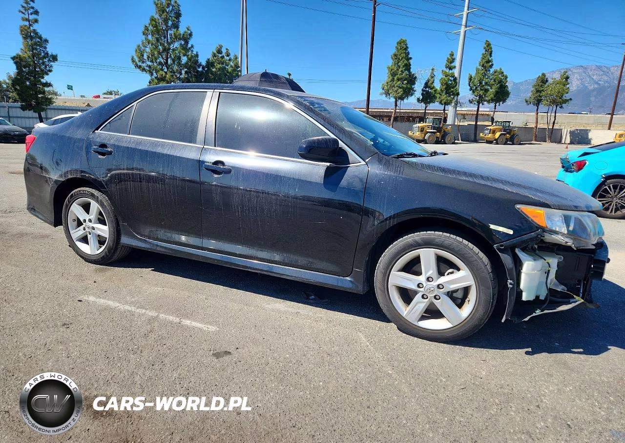 2014 Toyota Camry Se VIN:4T1BF1FK3EU770811 - 4