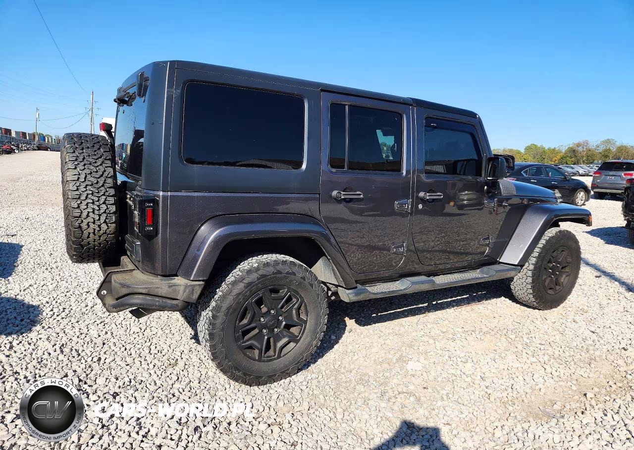 2016 Jeep Wrangler Unlimited Sahara VIN:1C4BJWEG3GL153074 - 3
