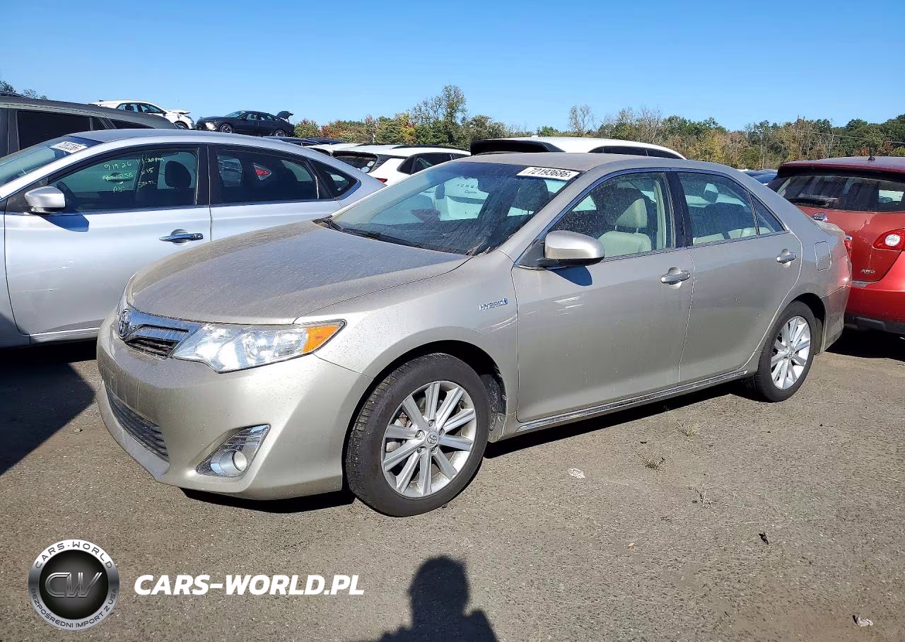 2014 Toyota Camry Hybrid Xle