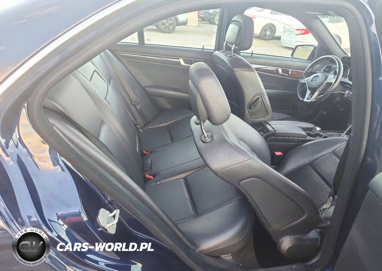 2012 Mercedes-Benz C 300 4Matic VIN:WDDGF8BB7CR197846 - 10