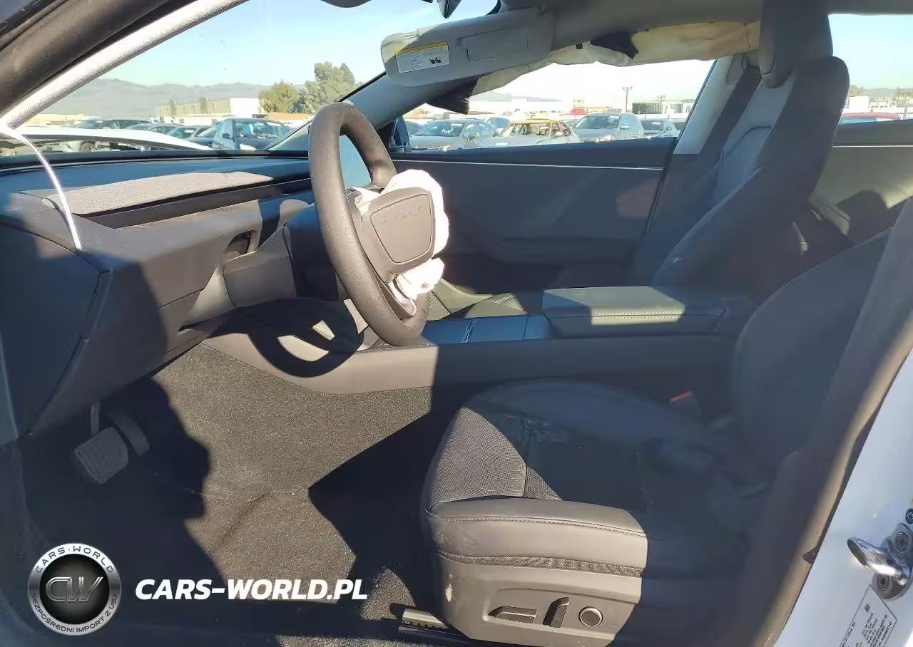2025 Tesla Model 3 VIN:5YJ3E1EA6SF045678 - 7