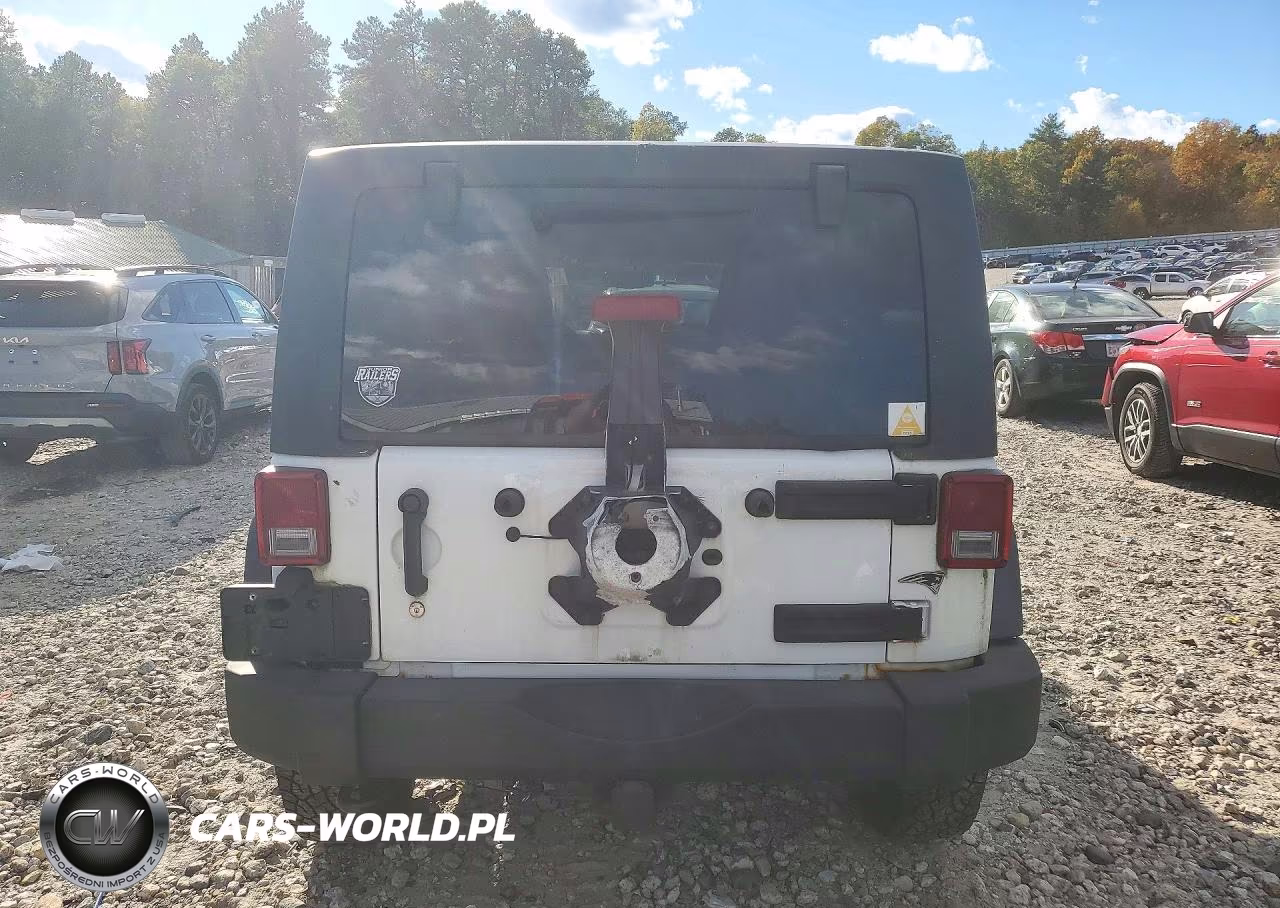 2013 Jeep Wrangler Unlimited Sport VIN:1C4BJWDG9DL702113 - 6