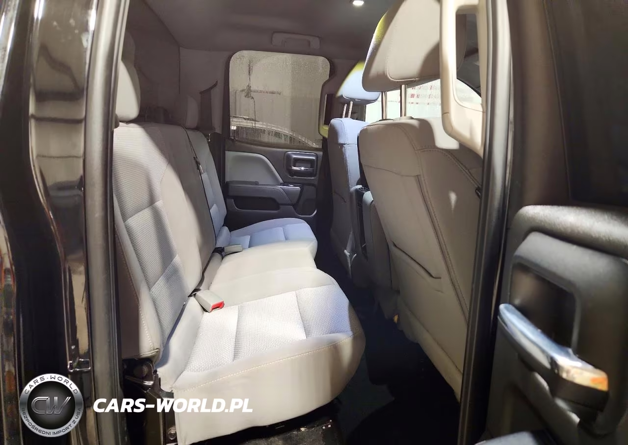 2018 Chevrolet Silverado K1500 Custom VIN:1GCVKPECXJZ180838 - 10