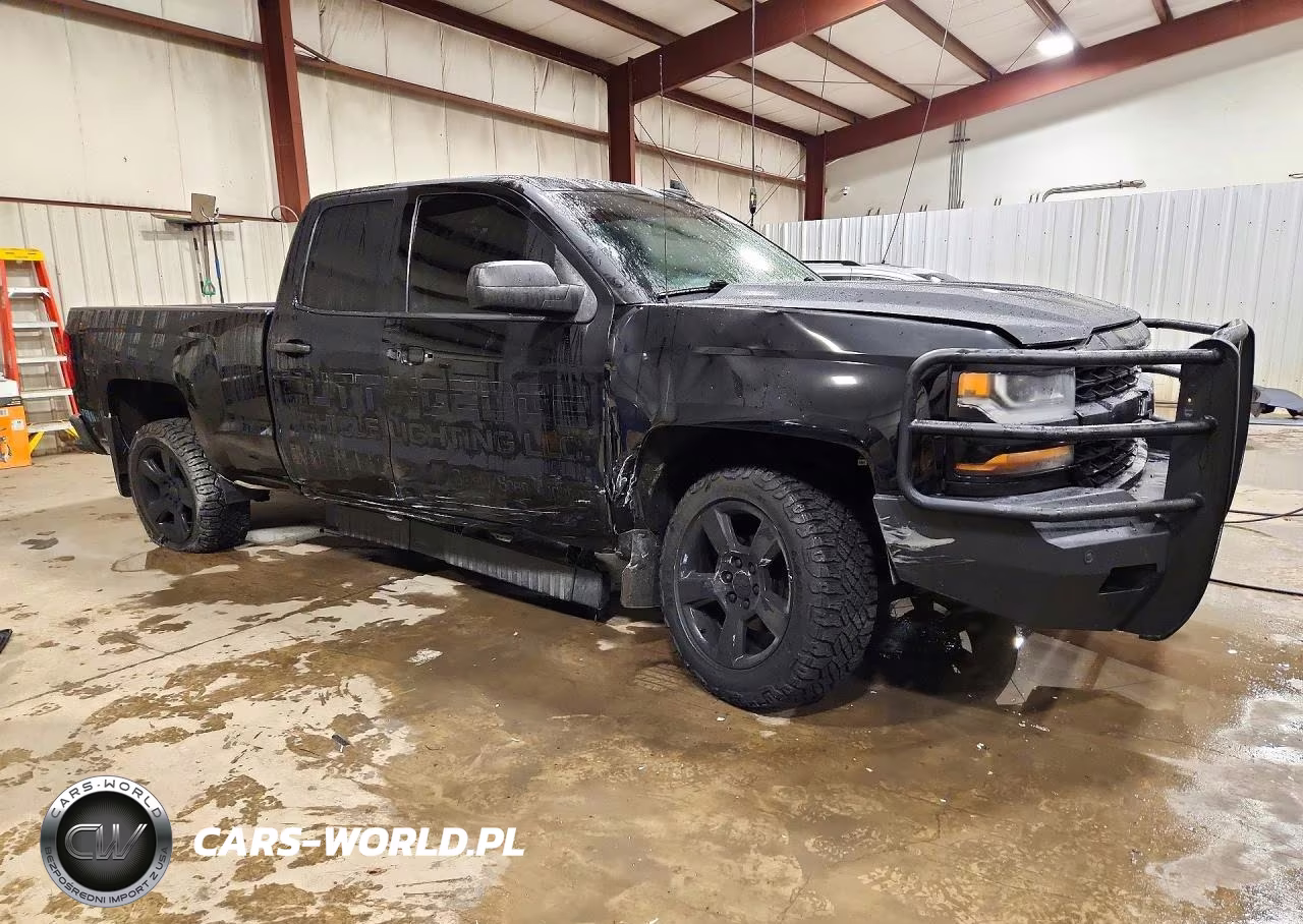 2018 Chevrolet Silverado K1500 Custom VIN:1GCVKPECXJZ180838 - 4