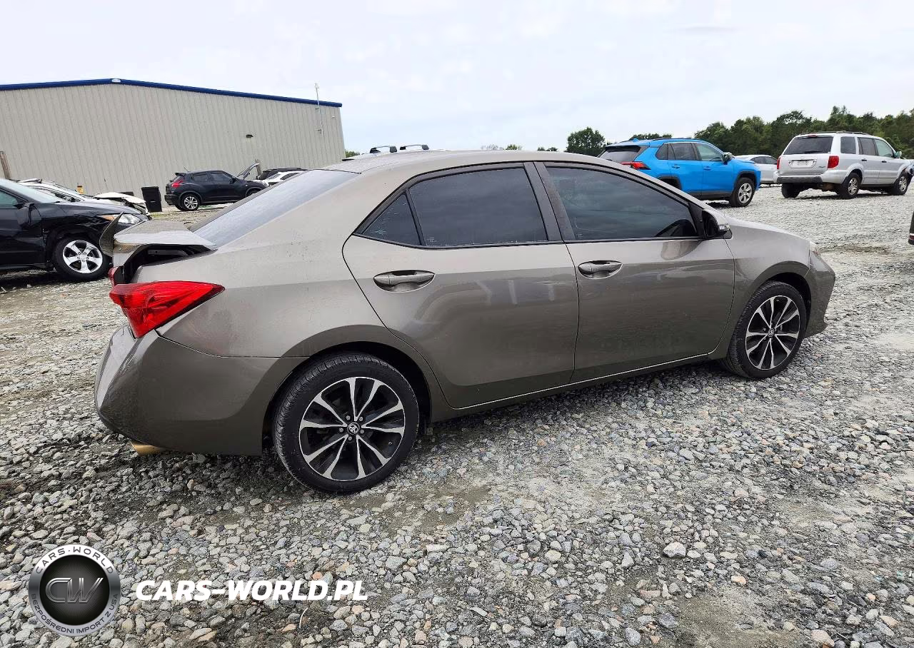 2019 Toyota Corolla Se VIN:5YFBURHEXKP858585 - 3