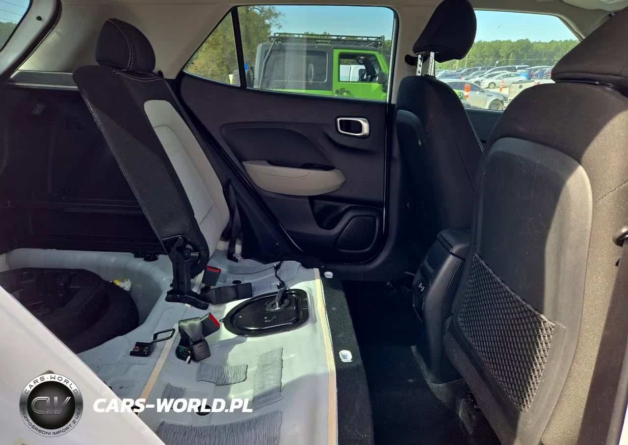 2025 Hyundai Venue Sel VIN:KMHRC8A31SU377319 - 10