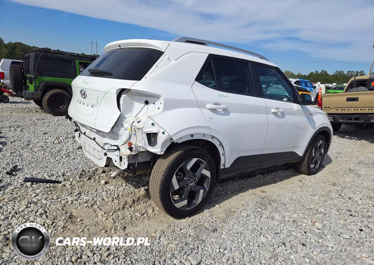2025 Hyundai Venue Sel VIN:KMHRC8A31SU377319 - 3