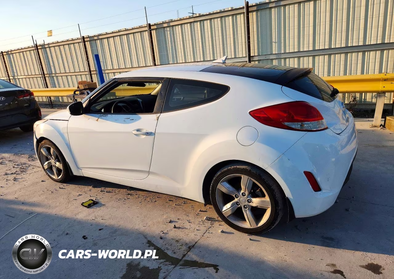2015 Hyundai Veloster Base VIN:KMHTC6AD0FU238176 - 2