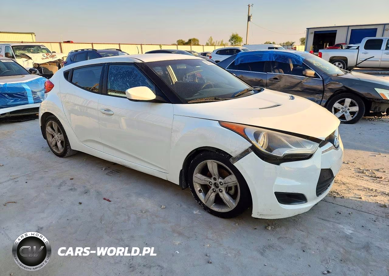 2015 Hyundai Veloster Base VIN:KMHTC6AD0FU238176 - 4