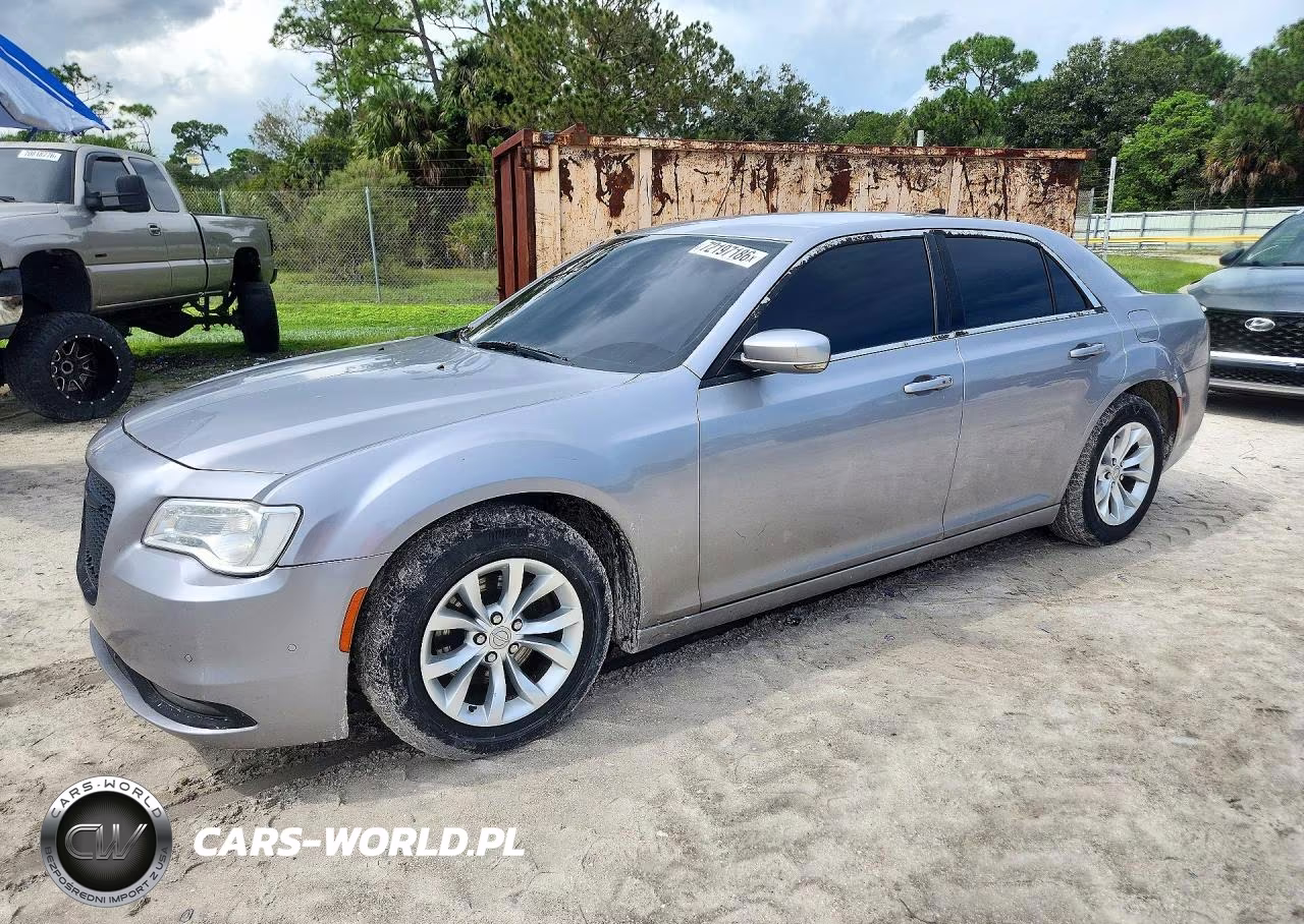 2015 Chrysler 300 Limited VIN:2C3CCAAGXFH786761 - 1