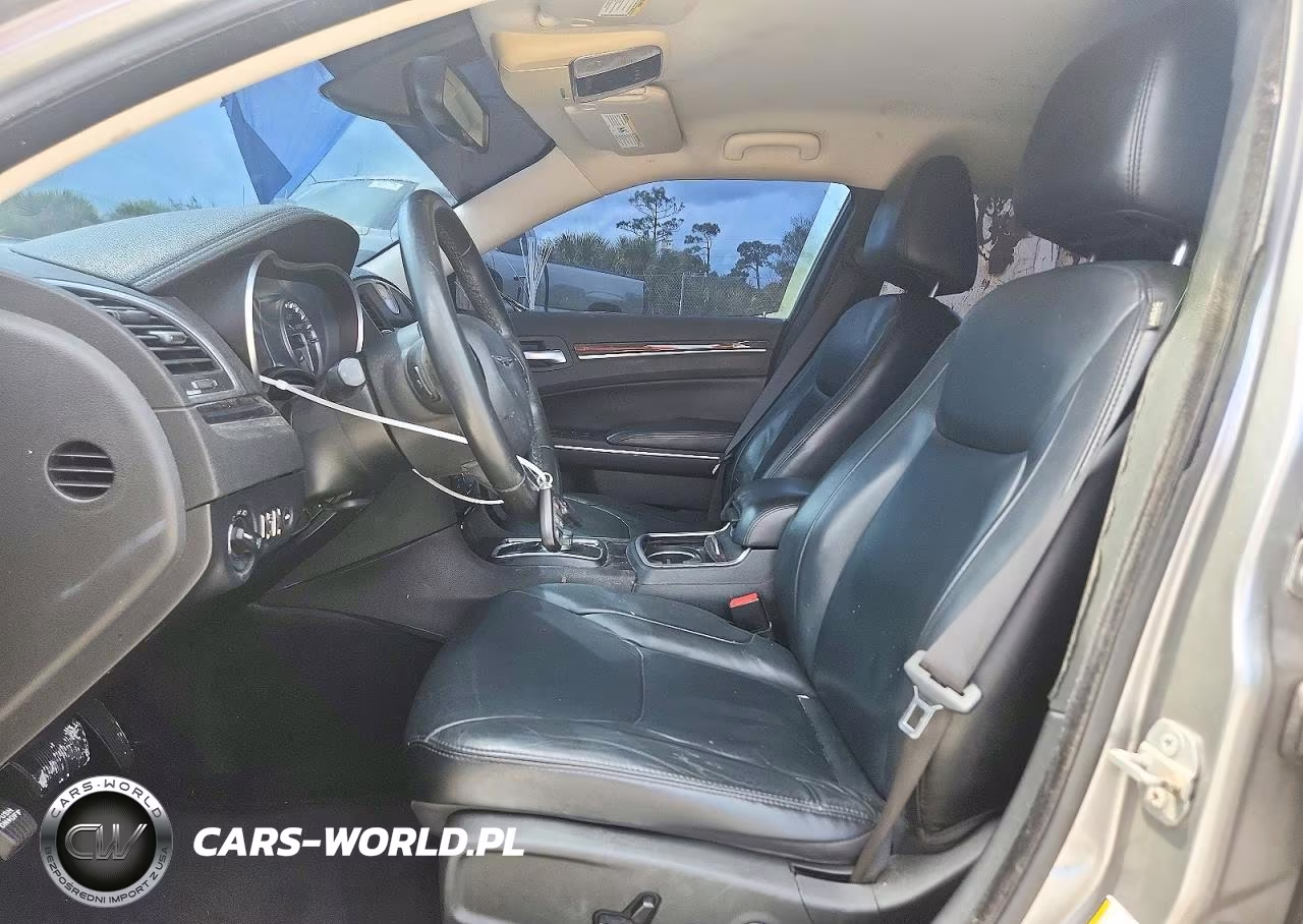 2015 Chrysler 300 Limited VIN:2C3CCAAGXFH786761 - 7