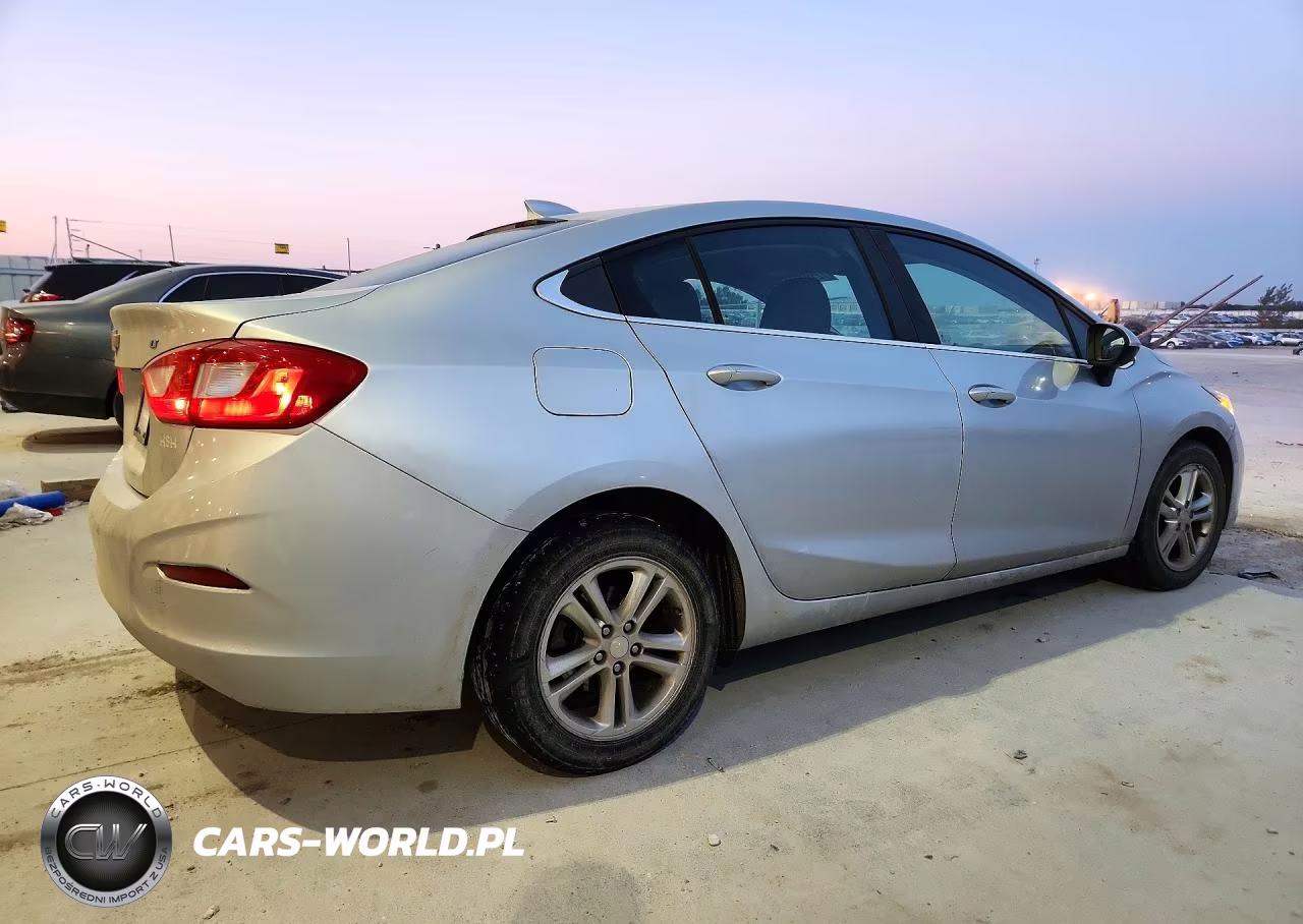 2017 Chevrolet Cruze Lt VIN:1G1BE5SM8H7198118 - 3