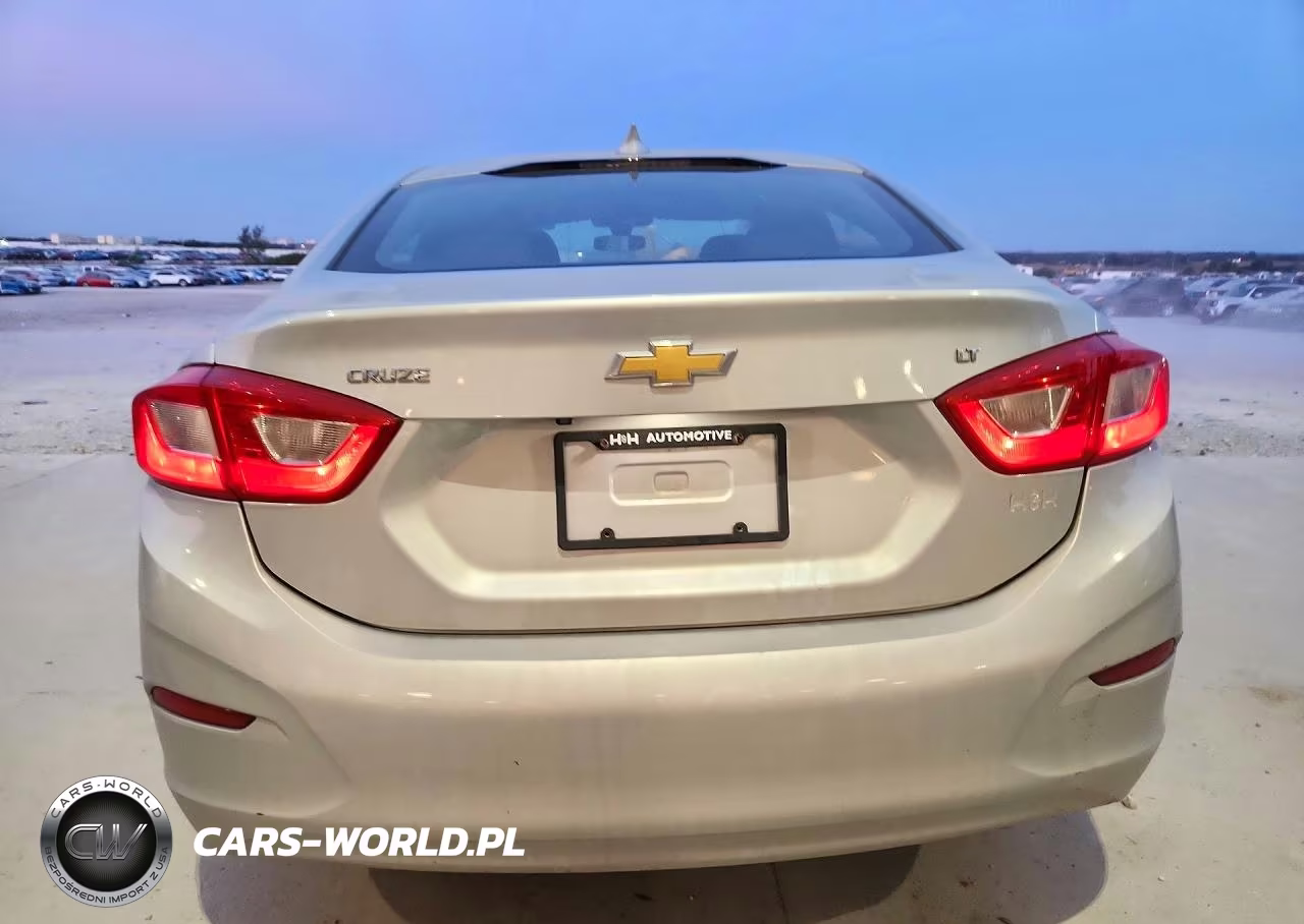 2017 Chevrolet Cruze Lt VIN:1G1BE5SM8H7198118 - 6