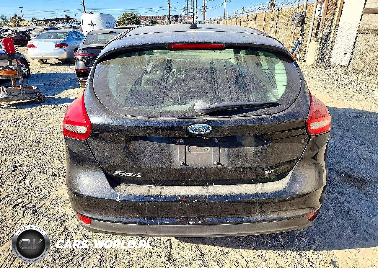 2015 Ford Focus Se VIN:1FADP3K24FL289930 - 6