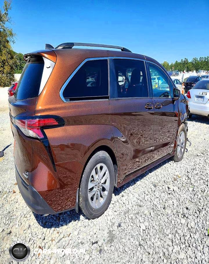 2021 Toyota Sienna Le VIN:5TDBSKFC7MS010205 - 3