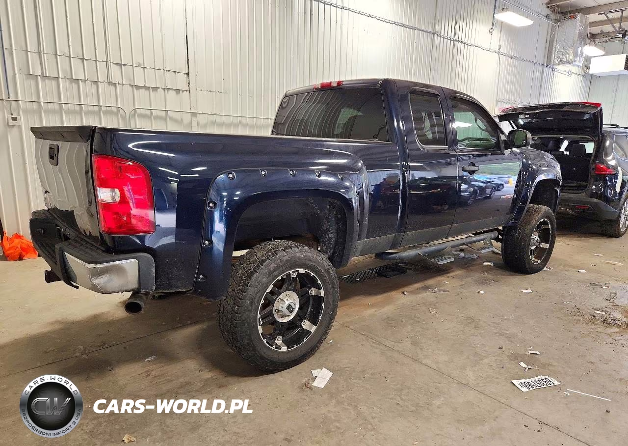 2008 Chevrolet Silverado K1500 VIN:1GCEK19Y98Z209730 - 3