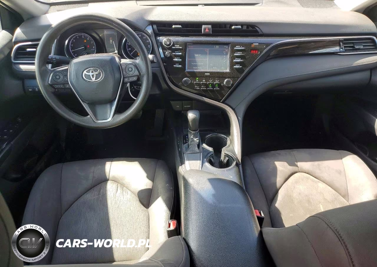 2020 Toyota Camry Le VIN:4T1C11AK8LU877506 - 8