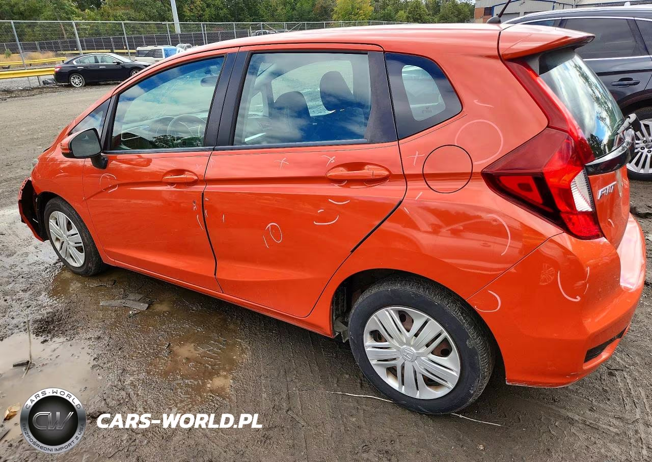 2018 Honda Fit Lx VIN:3HGGK5H41JM715981 - 2