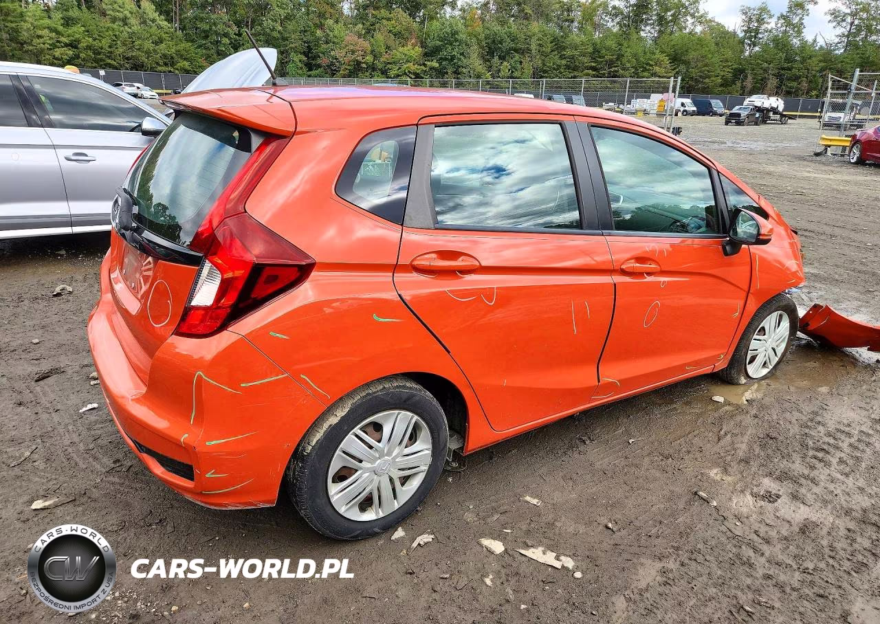 2018 Honda Fit Lx VIN:3HGGK5H41JM715981 - 3