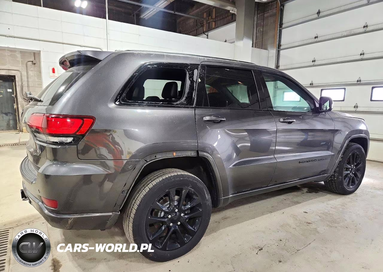 2019 Jeep Grand Cherokee Laredo VIN:1C4RJFAG6KC677218 - 3