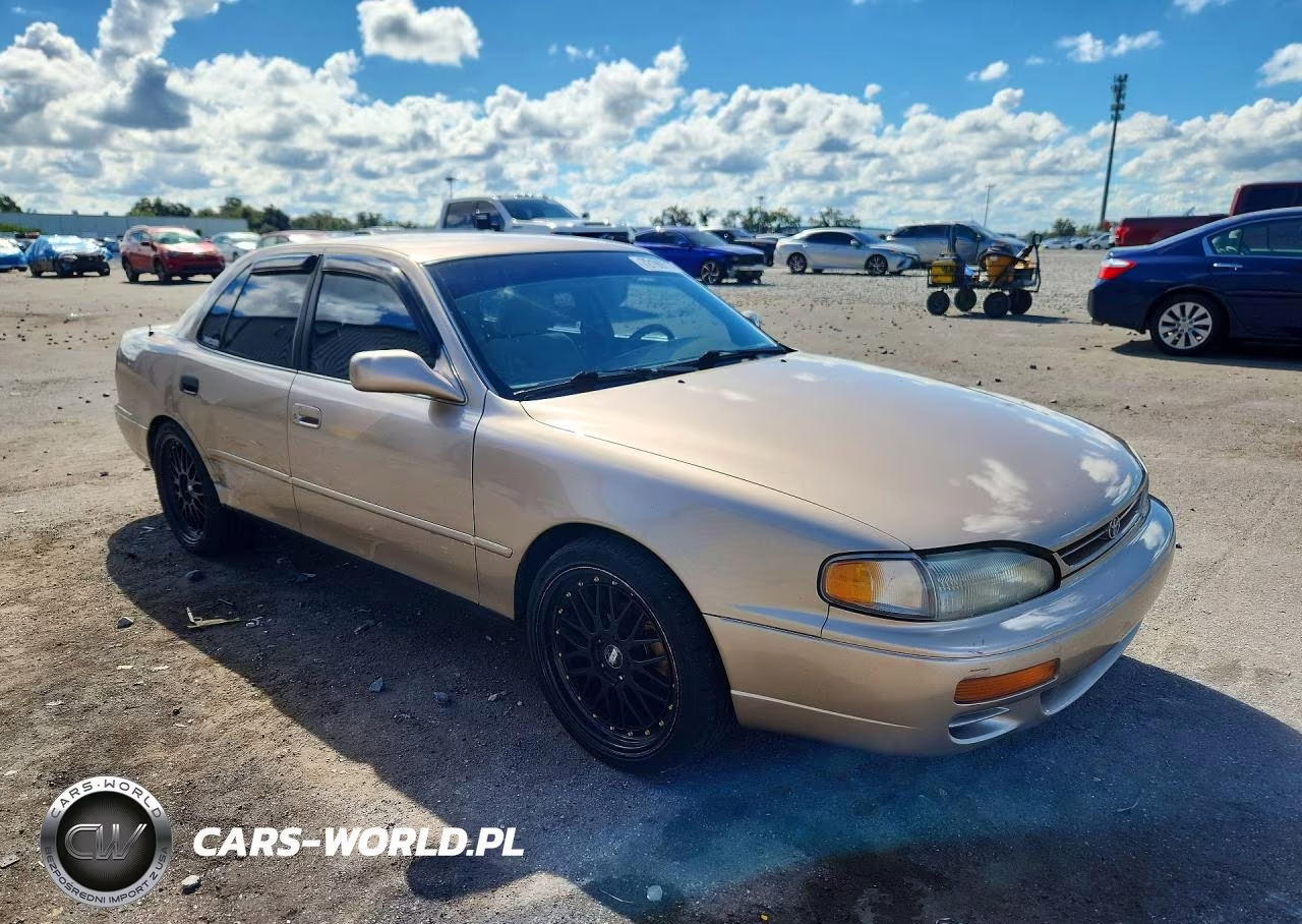 1996 Toyota Camry Le VIN:4T1BG12K9TU729048 - 4