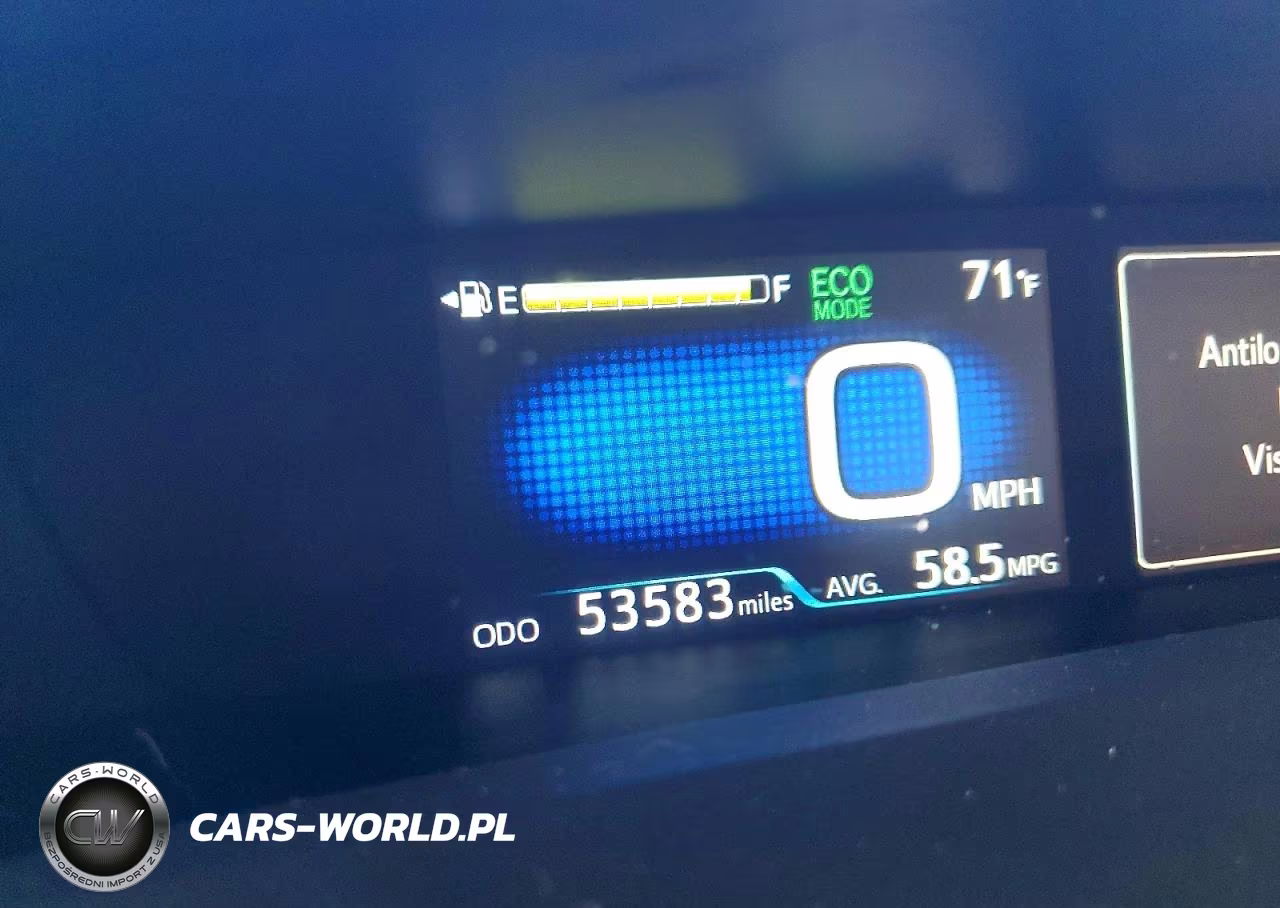 2016 Toyota Prius Four VIN:JTDKARFU6G3516442 - 9