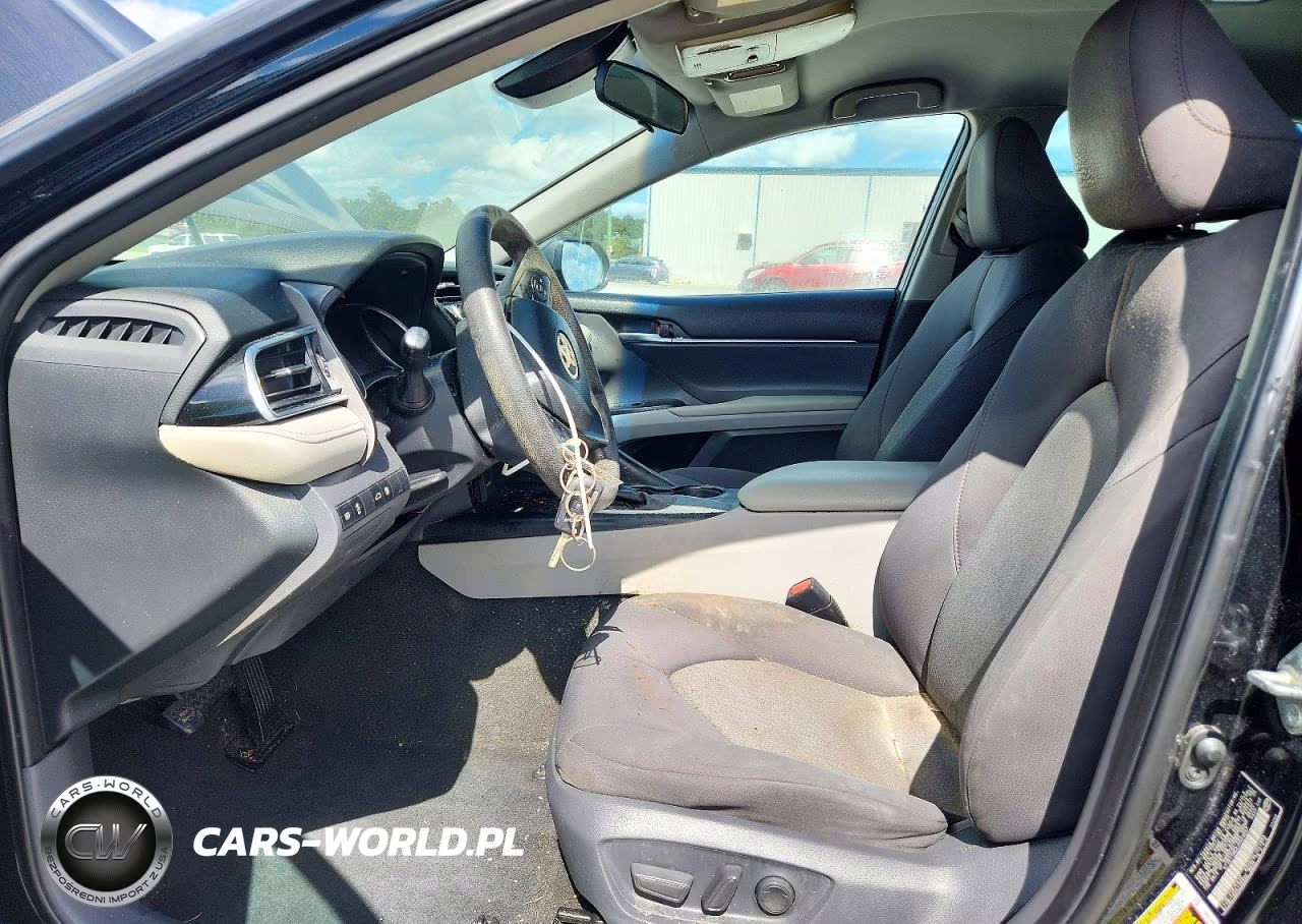 2018 Toyota Camry Le VIN:4T1B11HK2JU023657 - 7