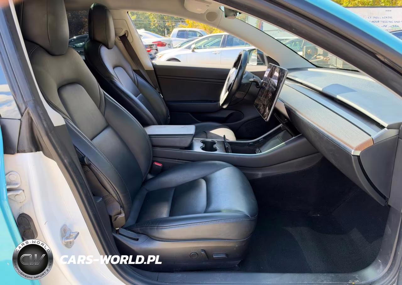 2018 Tesla Model 3 VIN:5YJ3E1EB0JF182543 - 5