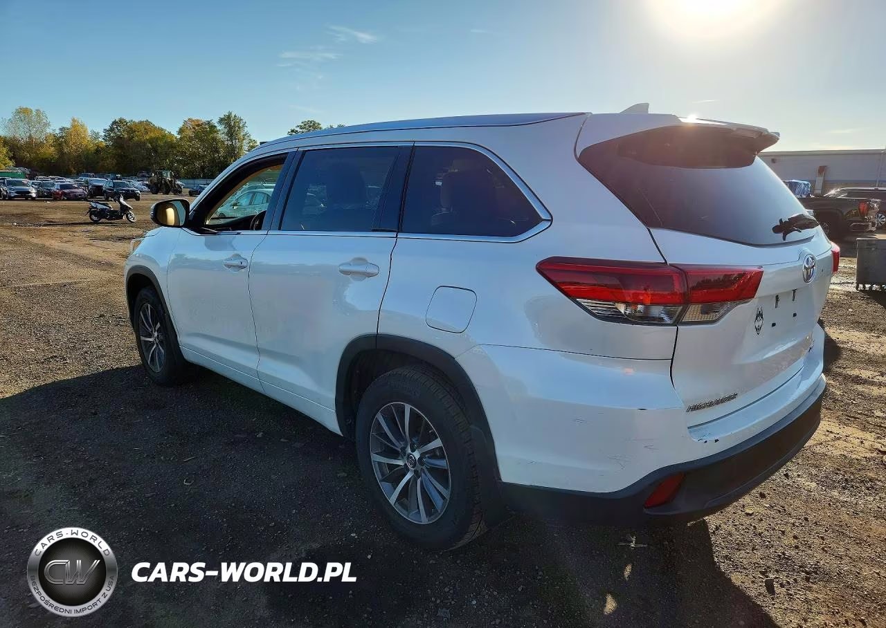 2018 Toyota Highlander Xle VIN:5TDJZRFH5JS864343 - 2