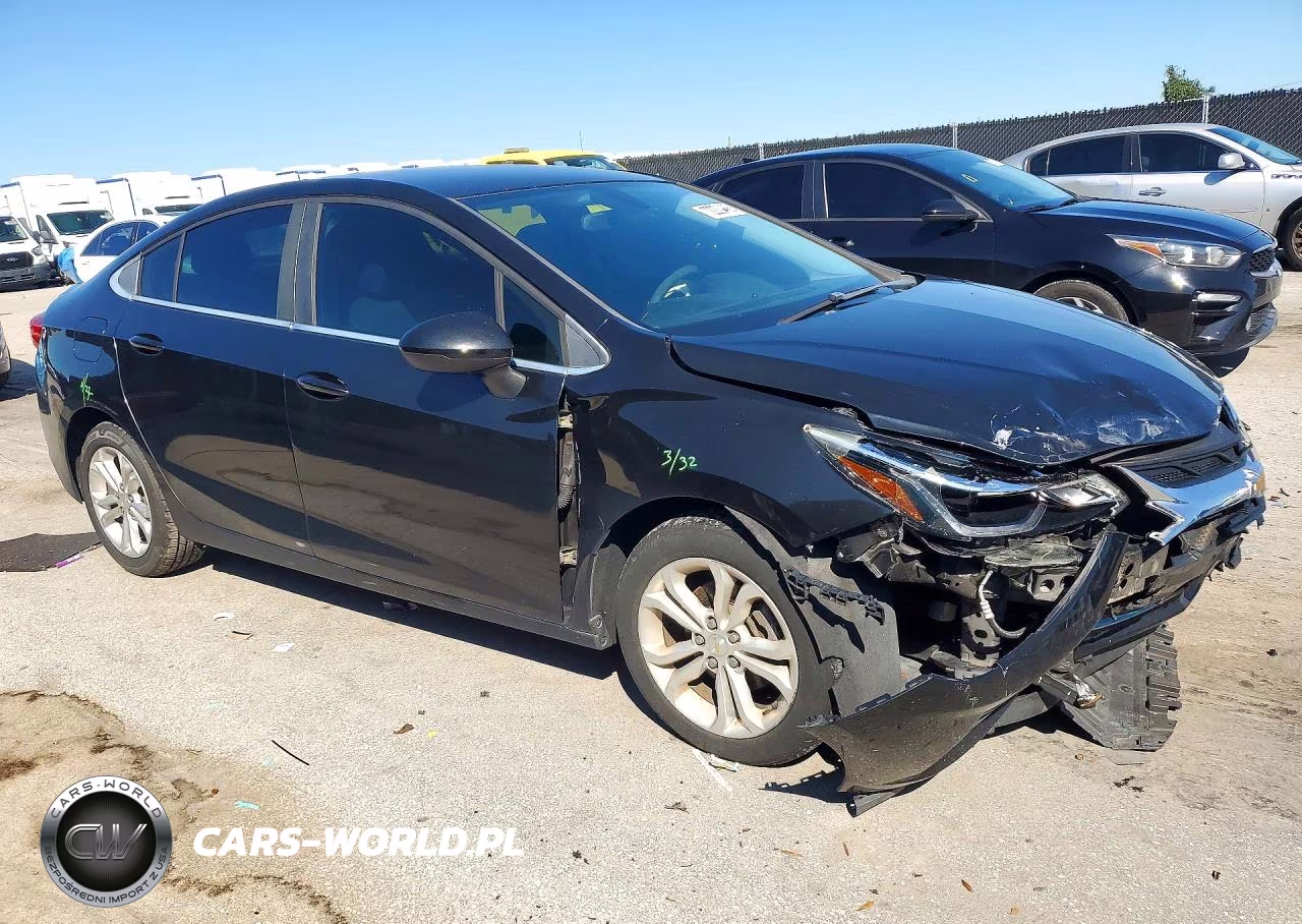 2019 Chevrolet Cruze Lt VIN:1G1BE5SM0K7100089 - 4