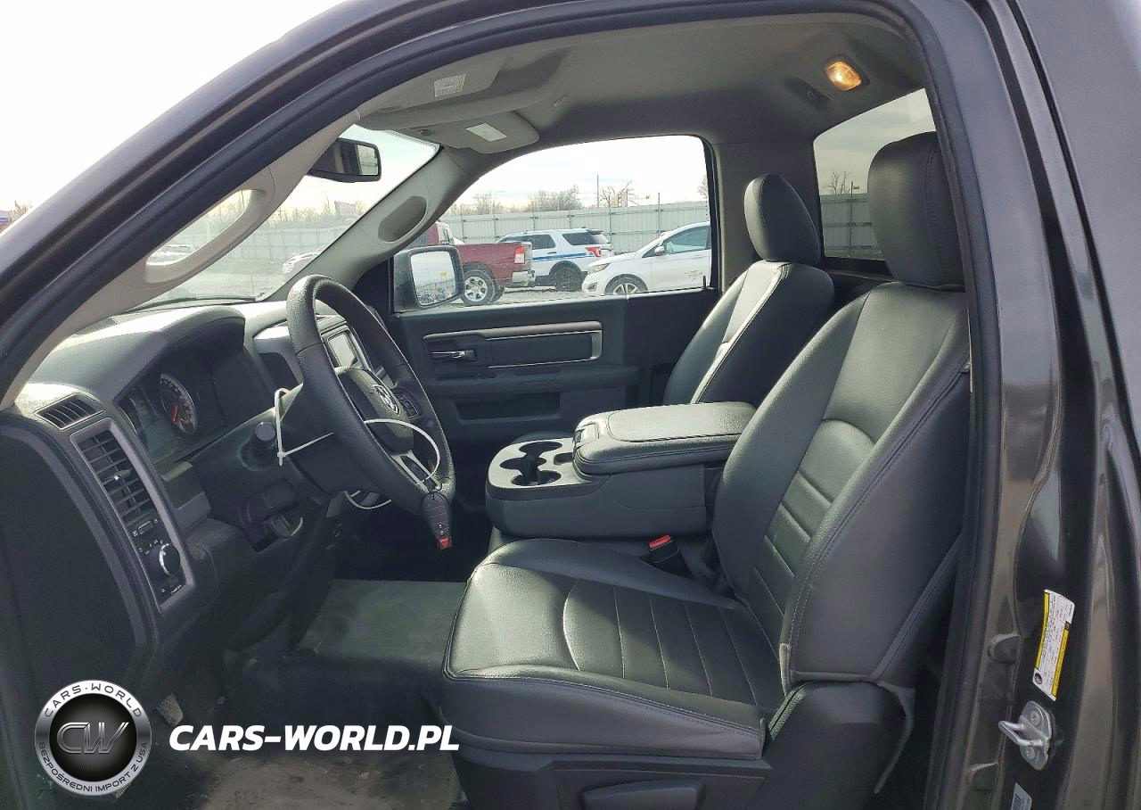 2019 Ram 1500 Classic Tradesman VIN:3C6JR6DG0KG500640 - 7