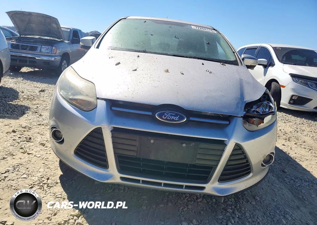 2013 Ford Focus Titanium VIN:1FADP3N2XDL370343 - 5