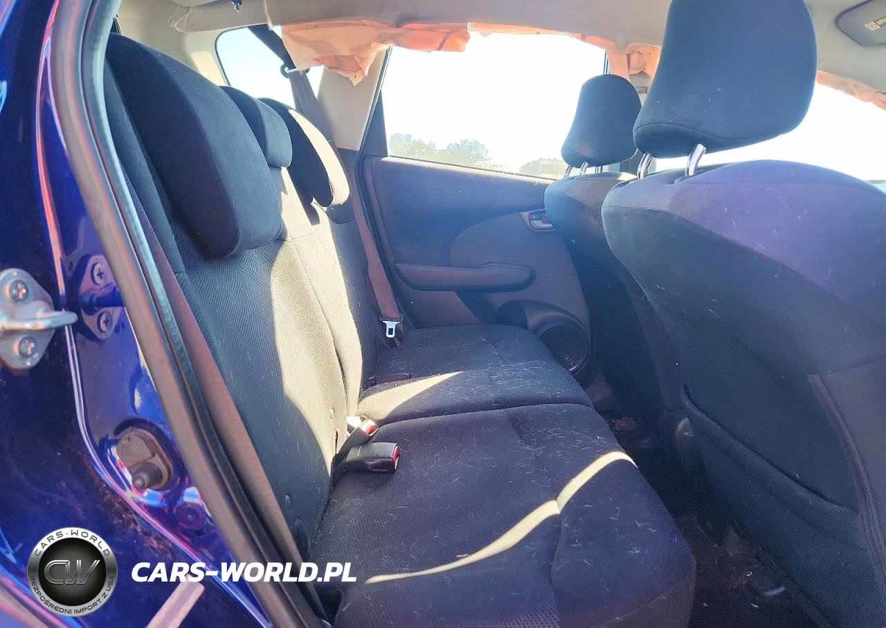 2011 Honda Fit Sport VIN:JHMGE8H56BC019621 - 11