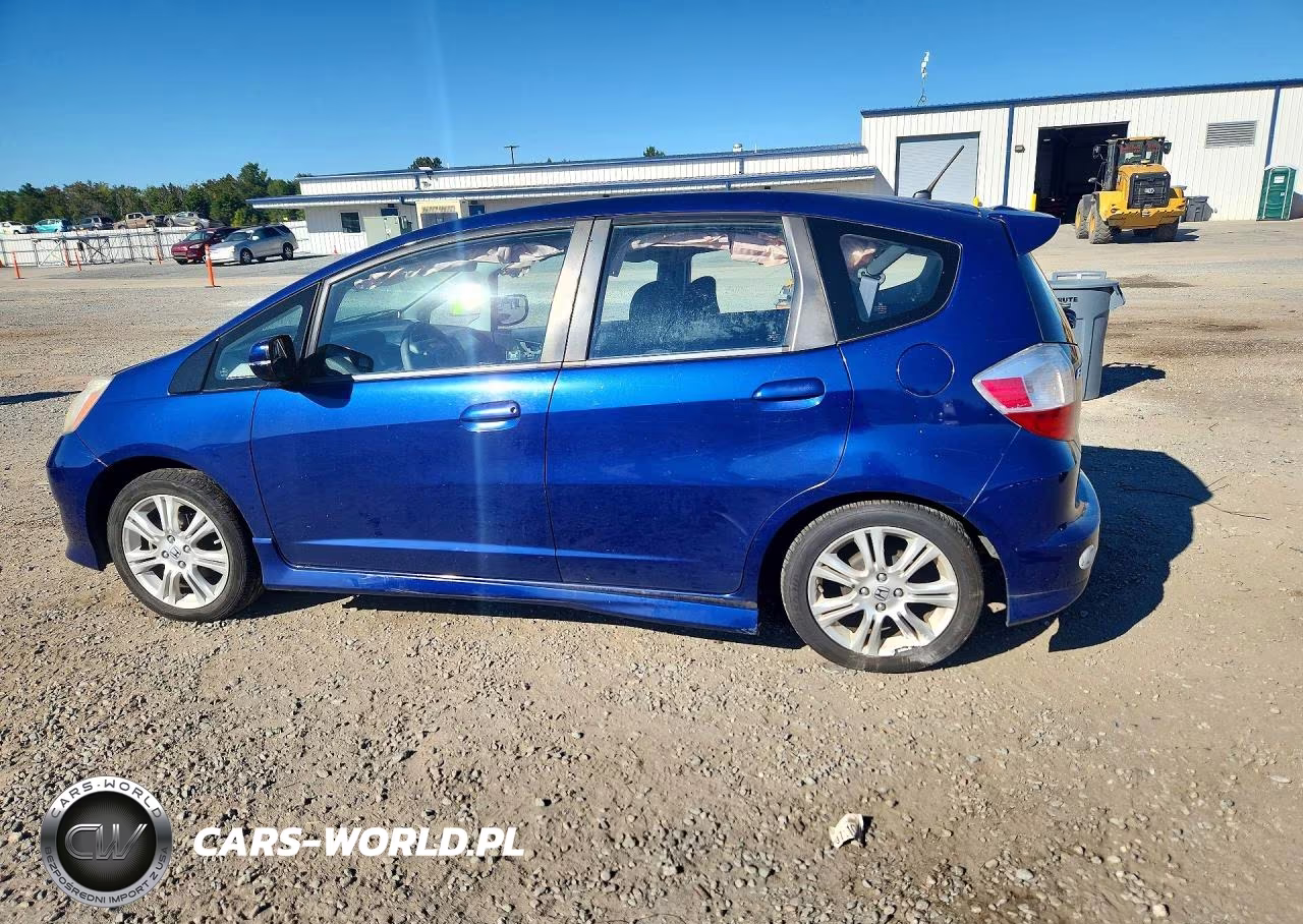 2011 Honda Fit Sport VIN:JHMGE8H56BC019621 - 2
