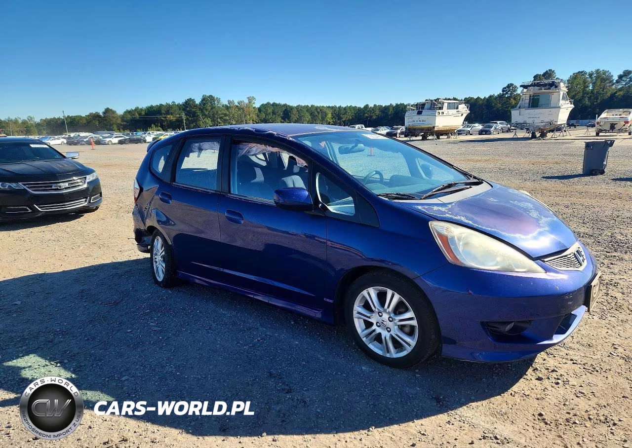 2011 Honda Fit Sport VIN:JHMGE8H56BC019621 - 4