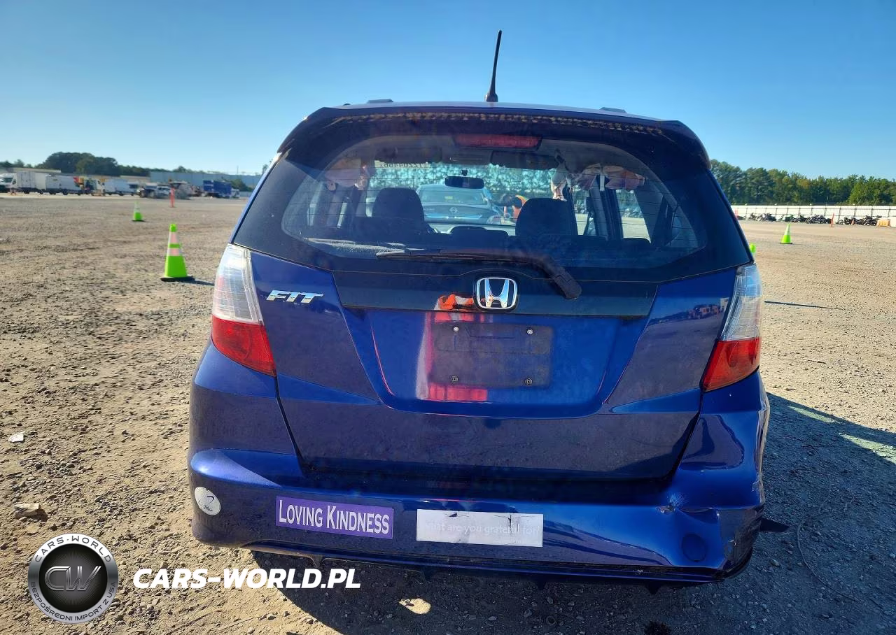 2011 Honda Fit Sport VIN:JHMGE8H56BC019621 - 6
